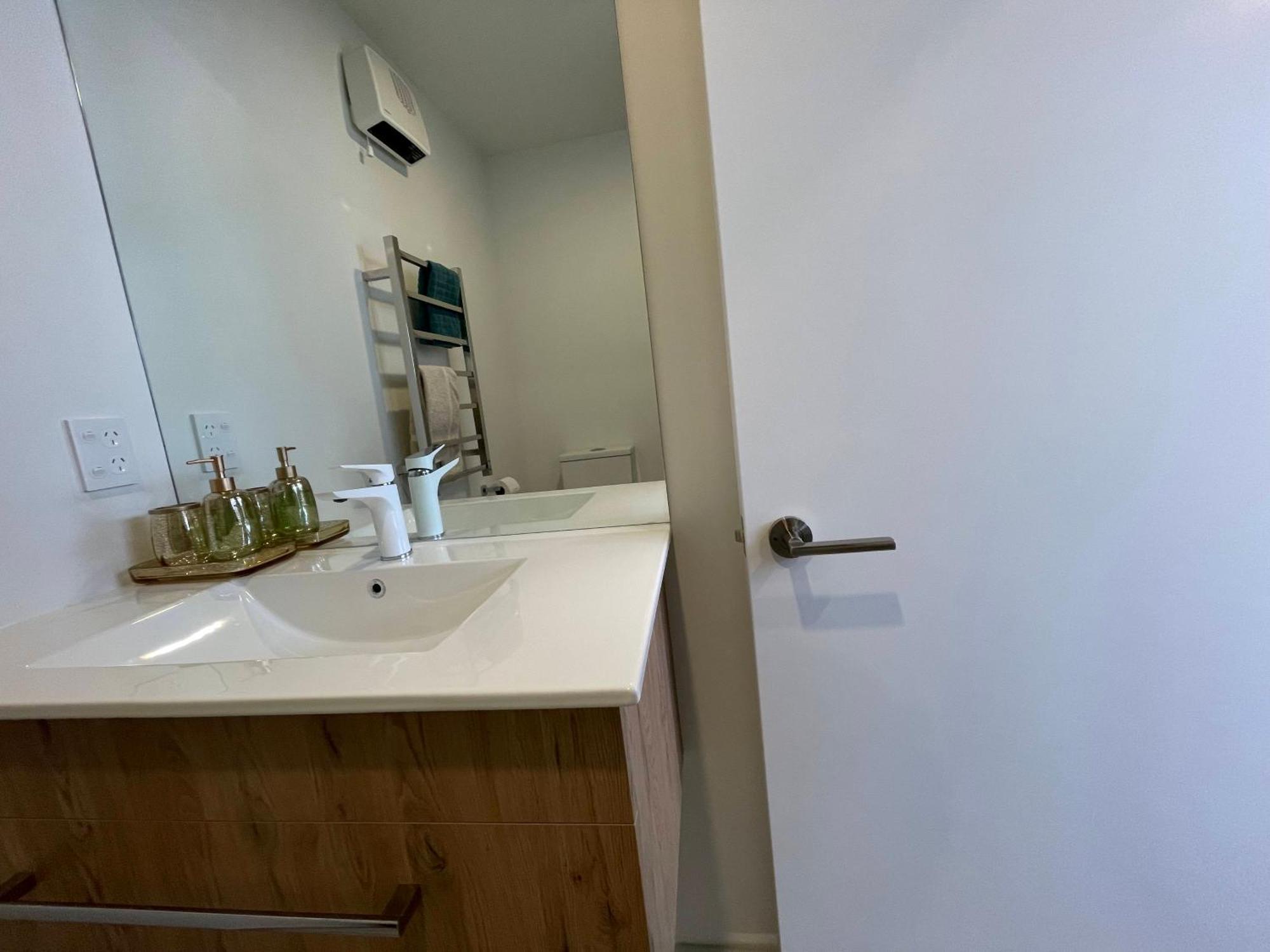 Luxury 2 Bedroom Townhouse Opposite Merivale Mall Christchurch Eksteriør bilde